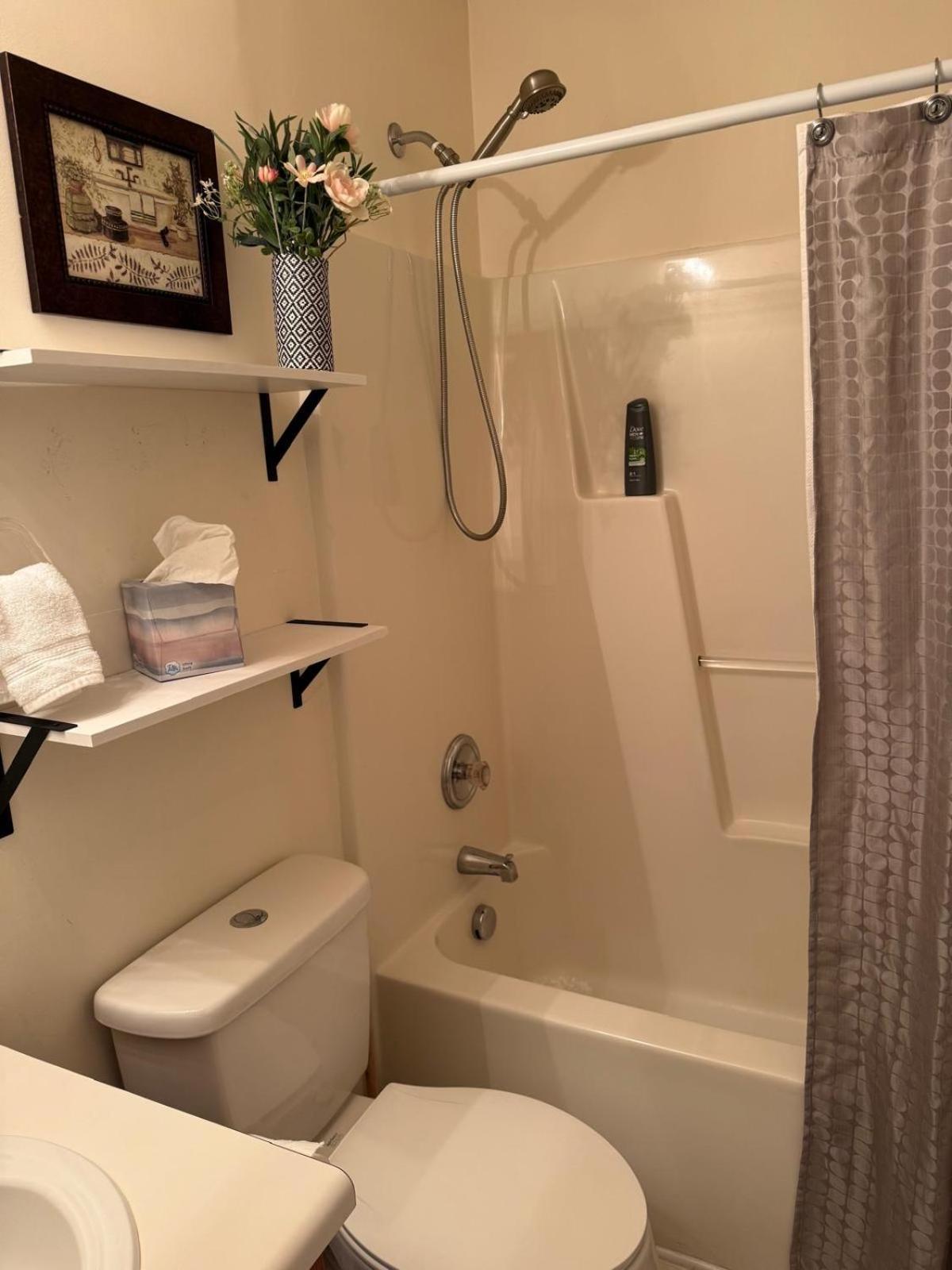 Private Bed And Bath In Charlotte Exterior foto